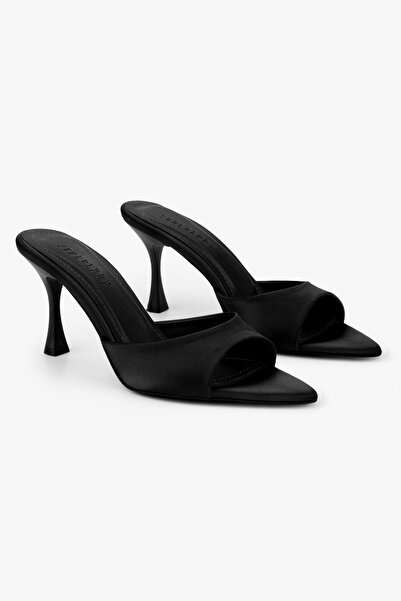 Shoeberry Γυναικείες παντόφλες Krista μαύρες σατέν με τακούνι