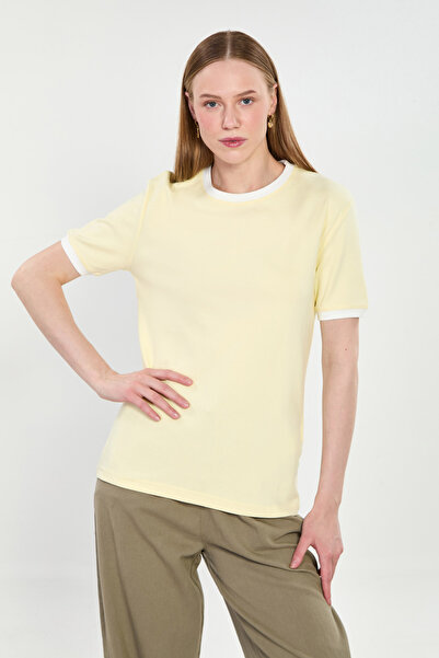 BARRELS AND OIL Γυναικείο μπλουζάκι με κοντό μανίκι με ριμπντάντες - Κίτρινο