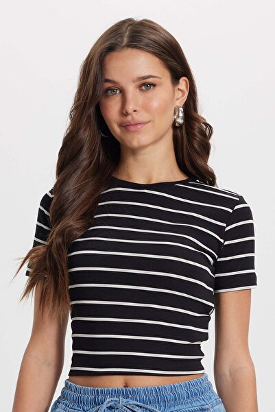 Tudors Γυναικείο μπλουζάκι με λεπτή εφαρμογή, βαμβακερό, μαλακής υφής, κοντομ...