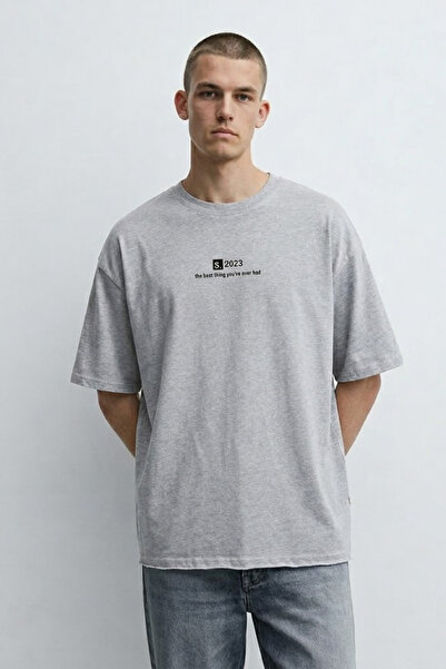 MATERIAL Ανδρικό μπλουζάκι μεγάλου μεγέθους με στάμπα κειμένου 2023, μεγάλο γ...