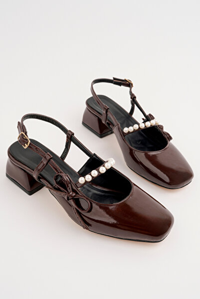 perry shoes حذاء ELIRA نسائي ذو كعب عالٍ من الجلد اللامع باللون البني الحار م...
