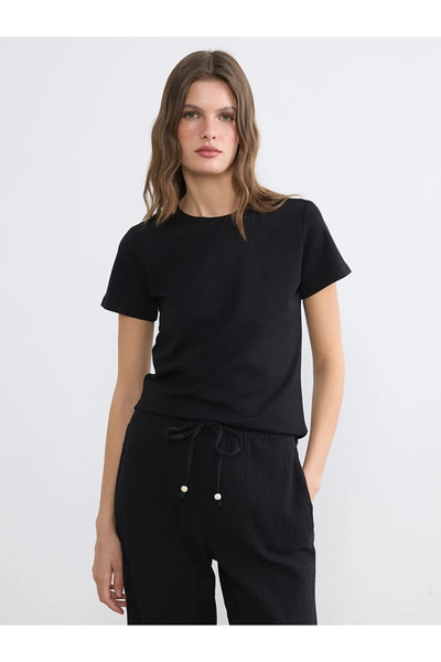 LC Waikiki Μαύρο γυναικείο μπλουζάκι με λαιμόκοψη