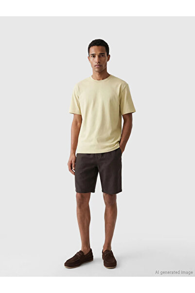 LC Waikiki Κίτρινο ανδρικό μπλουζάκι από χτενισμένο βαμβάκι με λαιμόκοψη ποδη...