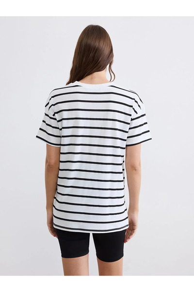 LC Waikiki Μαύρο γυναικείο μπλουζάκι με ρίγες και λαιμόκοψη V