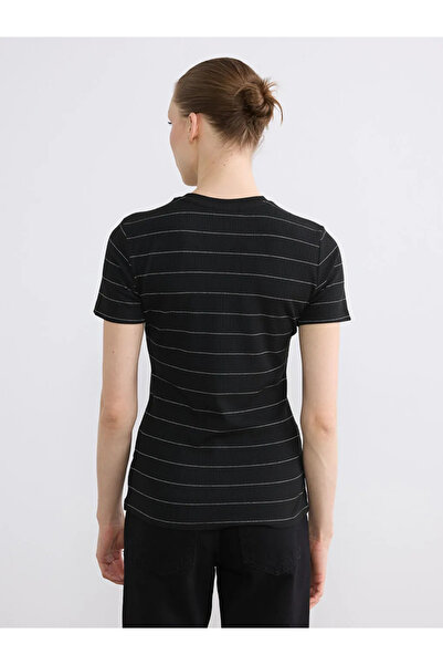 LC Waikiki Μαύρο γυναικείο μπλουζάκι με ριγέ λαιμόκοψη