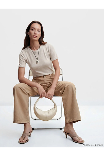 LC Waikiki Γυναικείο μπλουζάκι μπεζ Crew Neck