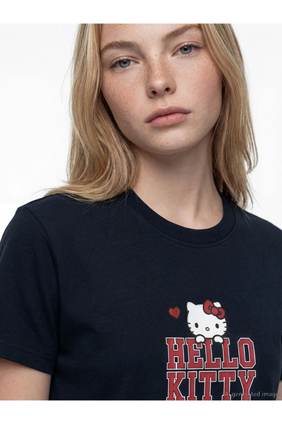 LC Waikiki Γυναικείο μπλουζάκι Navy Blue Crew Neck με στάμπα Hello Kitty
