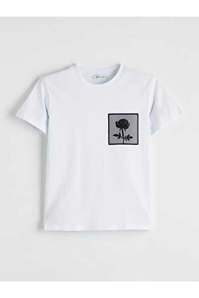 LC Waikiki Λευκό γυναικείο μπλουζάκι με λαιμόκοψη