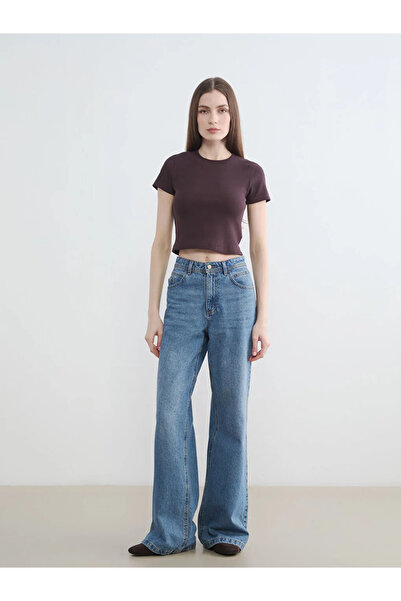 LC Waikiki Καφέ Γυναικείο Crop Top με Λαιμόκοψη Ποδηλάτου και Ριμπ Υφάνση