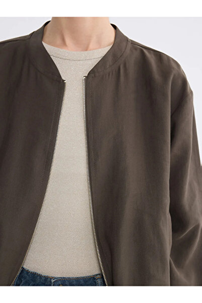 LC Waikiki Γυναικείο μπουφάν με γιακά τύπου Khaki College