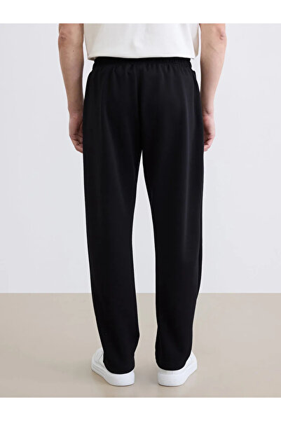 LC Waikiki Μαύρο ανδρικό παντελόνι φόρμας Standard Fit Soft Touch