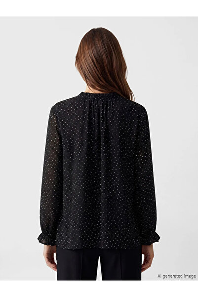 LC Waikiki Μπλούζα με μαύρο λαιμόκοψη με πουά