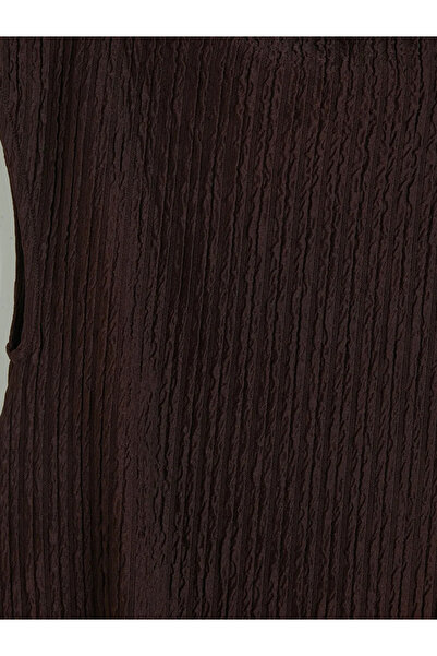 LC Waikiki Μπλούζα με λαιμόκοψη καγιάκ σε χρώμα δαμασκηνί Με υφή