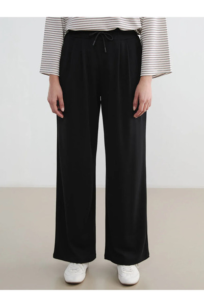 LC Waikiki Μαύρο γυναικείο φούτερ με ελαστική μέση φαρδιά πόδι