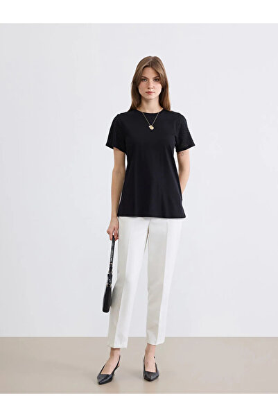 LC Waikiki Μαύρη διάτρητη μπλούζα με λαιμόκοψη ποδηλάτου