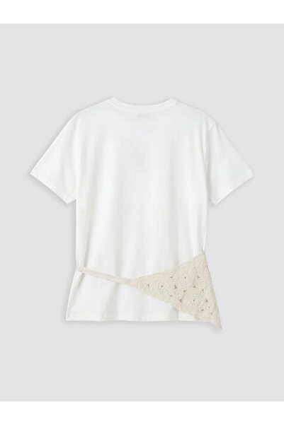 LC Waikiki Λευκή μπλούζα με δέσιμο στο σάλι και λεπτομέρεια από κροσέ