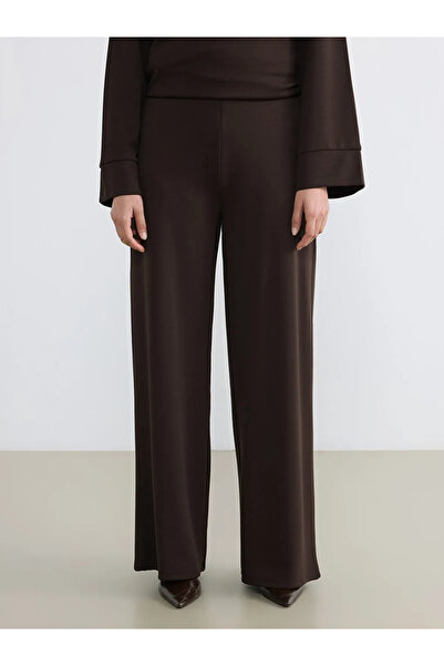 LC Waikiki Γυναικείο παντελόνι αθλητικό καφέ με ελαστική μέση, απαλό στο περι...