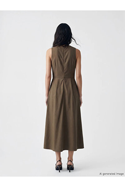 LC Waikiki Καφέ φόρεμα με ζώνη και λαιμόκοψη ποδηλάτου