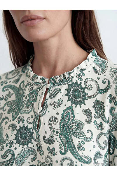 LC Waikiki Εκρού μπλούζα με βολάν και όρθιο γιακά με σχέδιο