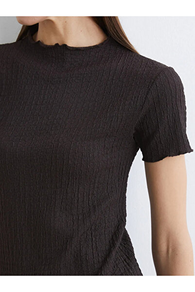 LC Waikiki Καφέ μπλούζα με υφή και ψηλό λαιμό με βολάν