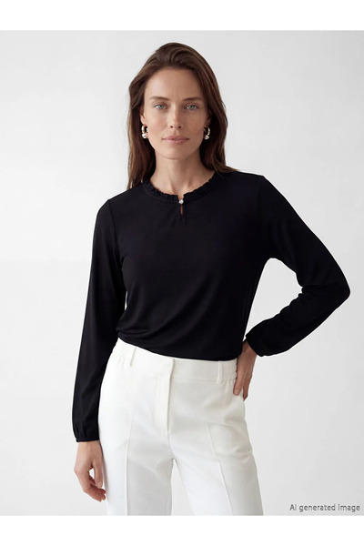 LC Waikiki Μαύρη μπλούζα με βολάν ψηλός λαιμός