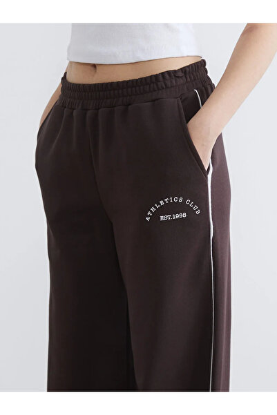 LC Waikiki Γυναικεία χοντρά αθλητικά παντελόνια φόρμας με στάμπα σε καφέ χρώμα