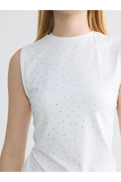 LC Waikiki Λευκό Αθλητικό Τοπ με Λαιμόκοψη Ποδηλάτου και Πέτρες