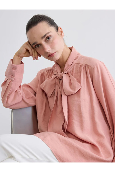 LC Waikiki Ροζ μπλούζα με γιακά κασκόλ και κορδόνι περίσφιξης σε μεγάλο μέγεθος