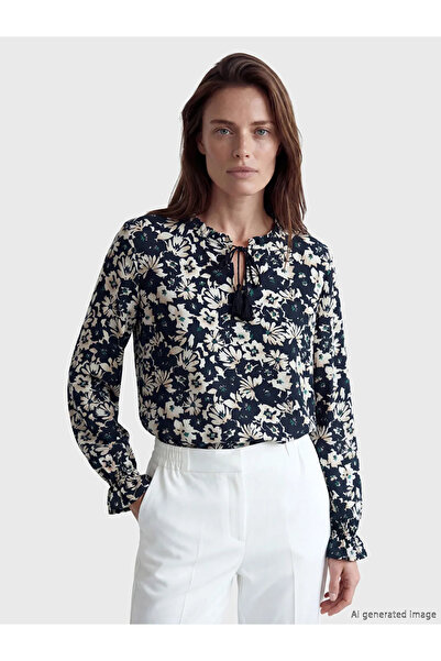 LC Waikiki Μπλούζα με λουλούδια με γιακά με κορδόνια σε μπλε ναυτικό