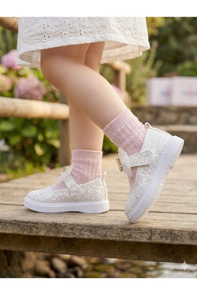 PATİK BEBE KIZ ÇOCUK BEYAZ RENKLİ FİYONKLU IŞILTILI SİMLİ ŞIK BABET