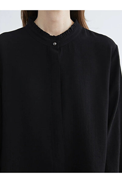 LC Waikiki Γυναικείο πουκάμισο με μαύρο βολάν με υφή με γιακά δικαστή