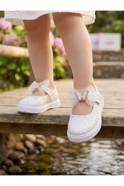 PATİK BEBE KIZ ÇOCUK BEYAZ RENKLİ FİYONKLU IŞILTILI SİMLİ ŞIK BABET
