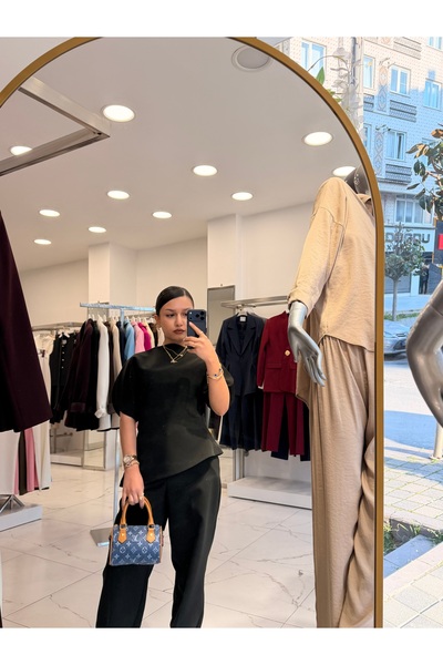 Kadın Yeni Sezon Siyah Takım Kısa Kollu Omuz Detaylı Ust Ve Yüksek Bel Bol Paça Pantolon