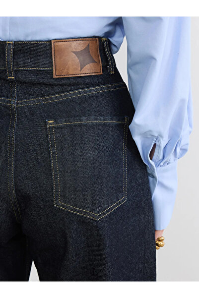 LC Waikiki Γυναικείο τζιν παντελόνι σε γραμμή barrel fit σε μπλε ναυτικό χρώμα