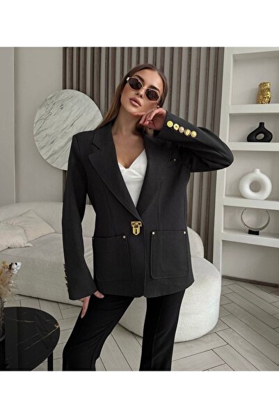 Avant Elis Jacket Model Gold Details