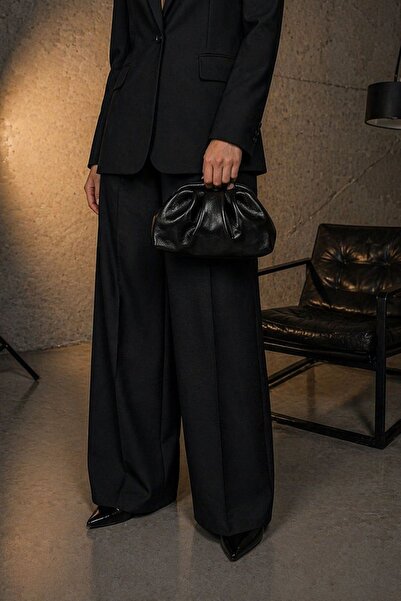 İDİL SİYAH PİLELİ SUNİDERİ KADIN CLUTCH