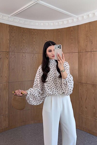 HAZELANNA Μπλούζα με μανίκια νυχτερίδα και πουά εκρού