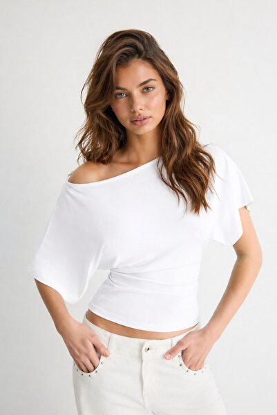 MAG FASHİON Λευκή γυναικεία μπλούζα ασύμμετρη με εφαρμογή στη μέση, 97% βαμβα...