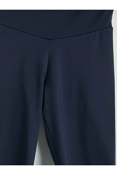 LC Waikiki Γυναικείο αθλητικό σορτς σε μπλε ναυτικό χρώμα με ελαστική μέση