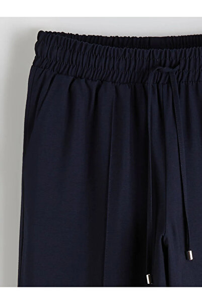 LC Waikiki Γυναικείο παντελόνι με ελαστική μέση σε μπλε ναυτικό χρώμα