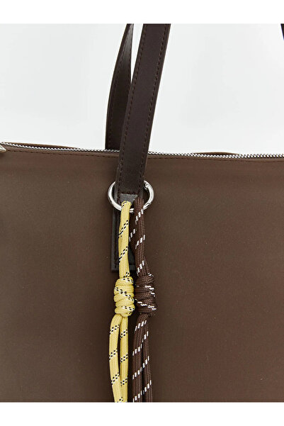 LC Waikiki Γυναικεία τσάντα ώμου σε καφέ σουέντ εμφάνιση