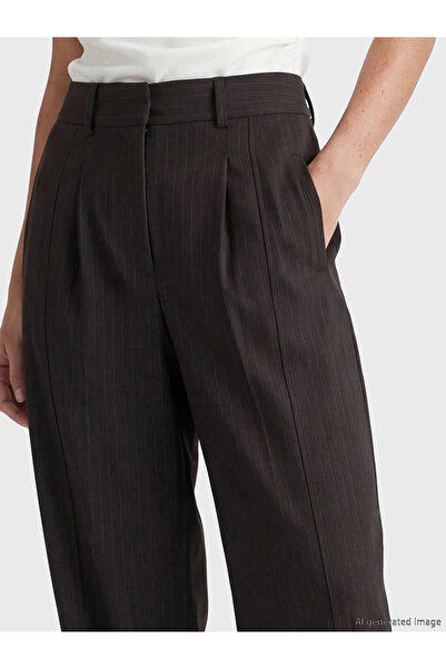 LC Waikiki Καφέ ριγέ γυναικείο παντελόνι από ύφασμα με πλισέ, σε χαλαρή γραμμή