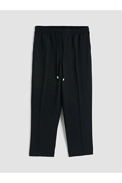 LC Waikiki Μαύρο γυναικείο παντελόνι με ελαστική μέση κομμένο σε καρότο