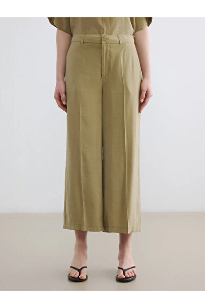 LC Waikiki Γυναικείο παντελόνι χακί Standard Fit με φαρδιά μπατζάκια