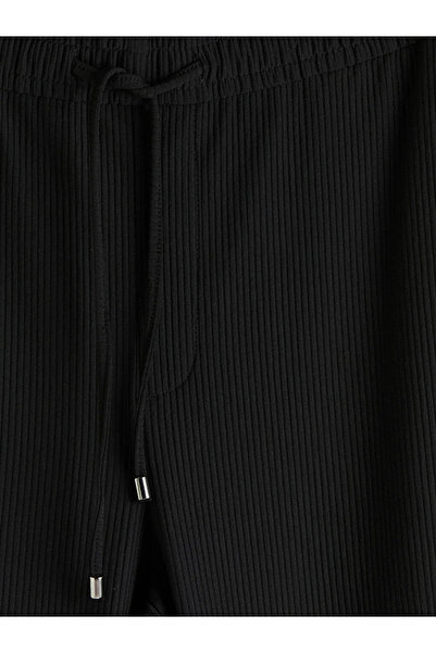 LC Waikiki Μαύρο ανδρικό παντελόνι με υφή Standard Fit