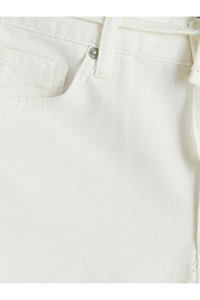 LC Waikiki Λευκό γυναικείο τζιν σορτς σε κανονική εφαρμογή