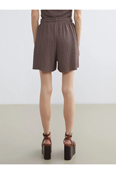 LC Waikiki Καφέ γυναικείο σορτς με ελαστική μέση με υφή