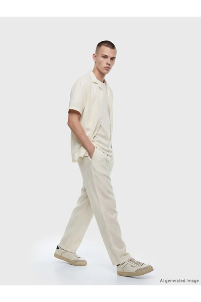 LC Waikiki Ανδρικό παντελόνι μουσελίνας σε χρώμα εκρού με χαλαρή εφαρμογή