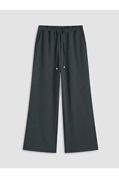 LC Waikiki Μαύρο ριγέ γυναικείο παντελόνι από μείγμα Modal