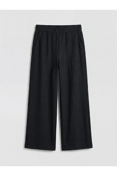 LC Waikiki Μαύρο γυναικείο παντελόνι με ελαστική μέση